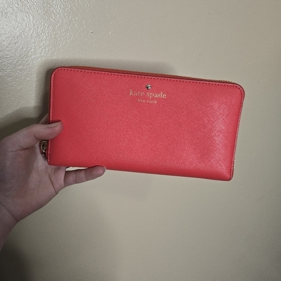 NWT Kate Spade Lacey Cedar Street Geranium Wallet - Picture 1 of 7